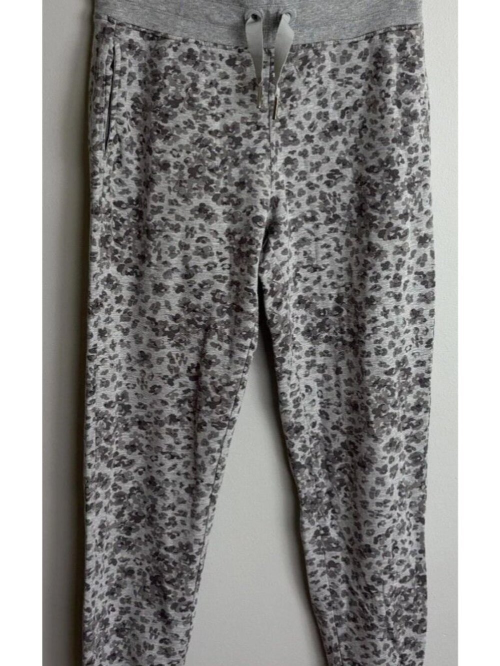 Athleta Balance Jogger Pants Size XS Grey Leopard Animal Print Drawstring Womens